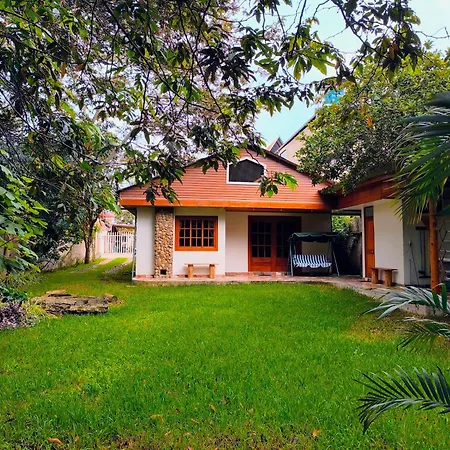 Cabanas Tipicas Arias Oxapampa Exterior photo